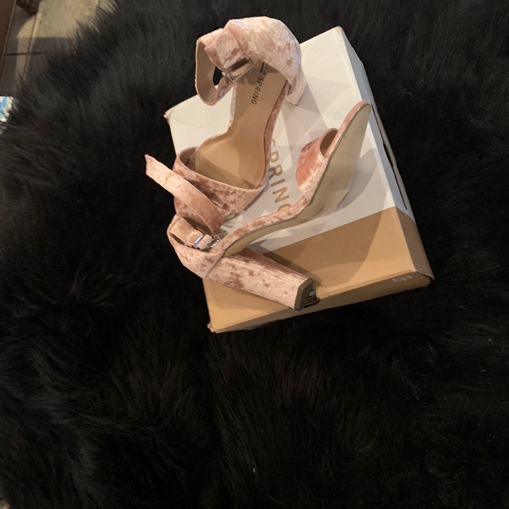 Open toe pink 3-1/2” heels